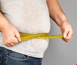 ۶ باور غلط غذایی که باعث چاقی می شود