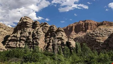 سیزده بدر کجا بریم؟ /  سفر به روستایی با کوه های عروسکی در نزدیکی تهران