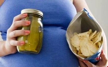 ویار خیار و خیارشور در بارداری نشانه چیست؟/ از خرافات تا واقعیت