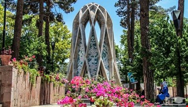 گلباران آرامگاه خیام نیشابوری /  خیام کیست؟